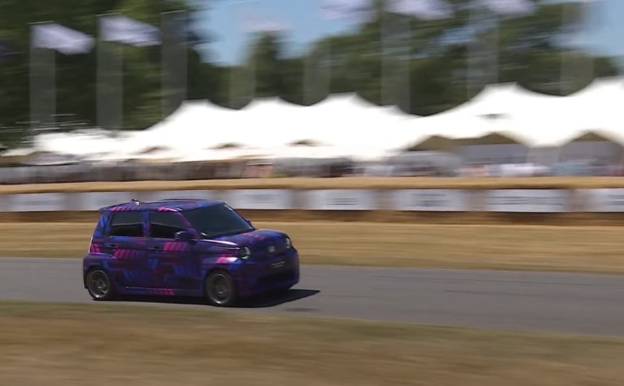 de honda super ev concept tijdens de hillclimb fos