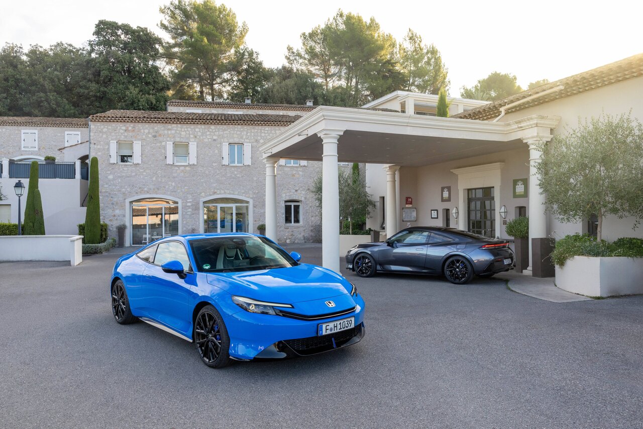de honda prelude in racing blue pearl en Meteoroid Grey Metallic